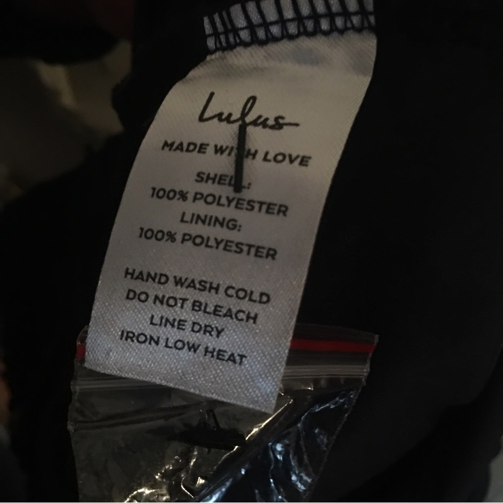 SALE!! 2X Host pick 🎉NWT Lulu’s Romance language backless lace dress - Picture 4 of 16